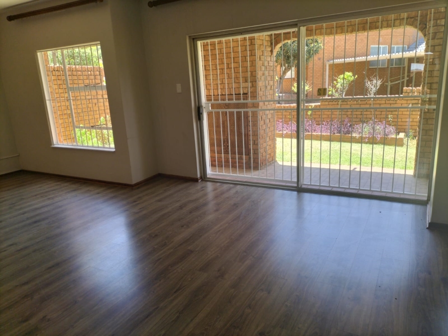 To Let 3 Bedroom Property for Rent in Langenhovenpark Free State